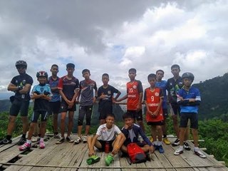 Operasi menyelamat mangsa yang terperangkap di gua Tham Luang, Thailand.