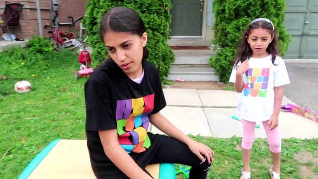 Kids Buy Ice Cream from the Ice Cream Truck Pretend Play