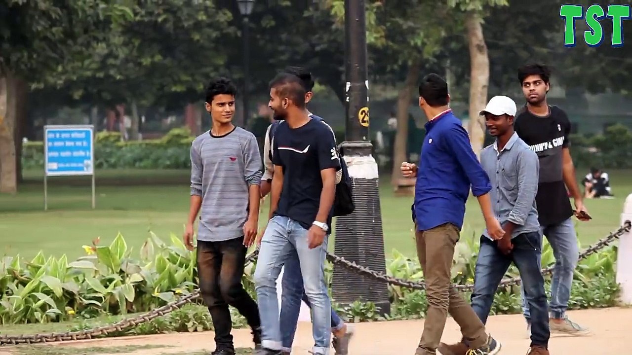 Prank video-Ladkiya Kese Patau Prank - Bakchodi ki Hadd .Funny prank , prank hindi , indian, comedy videos, hindi prank videos,Prank, Prank videos, funny videos , commedy video, laughing videos, masti videos, Indian prank, entertainment videos