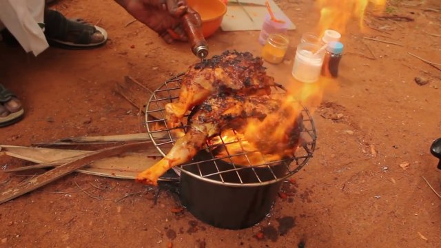 Spicy Grilled chicken : primitive cooking