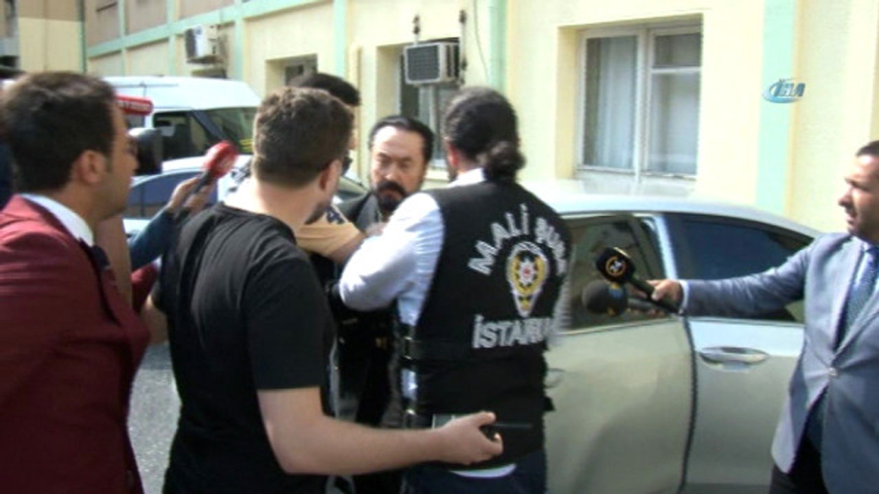 Adnan Oktar Sağlık Kontrolü İçin Hastanede