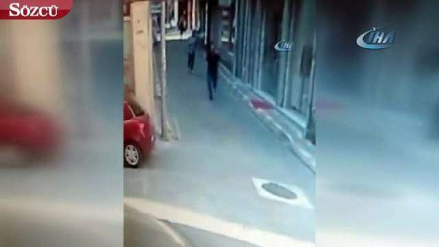 Kendisine laf atan kişiyi tabancayla kovaladı