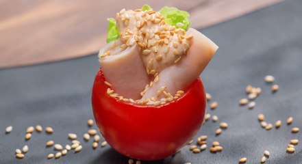 طريقة عمل أكواب الطماطم الصغيرة بالخس والحبش