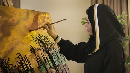 الإماراتية مها المزروعي: أهوى الرسم التجريدي وهذه هي أمنيتي