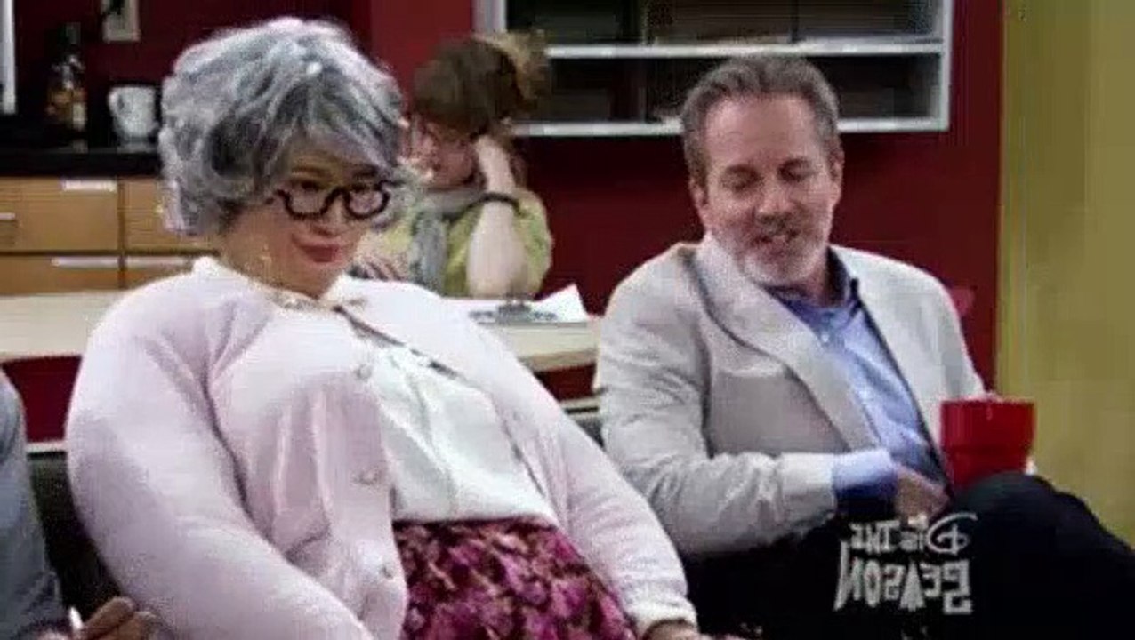 K.C. Undercover S02E22 - Holly Holly Not So Jolly