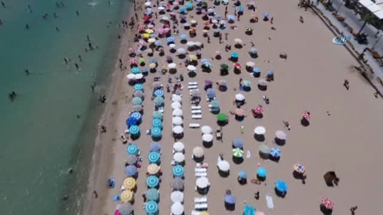 Altınkum'da Adım Atacak Yer Kalmadı, Tatilciler Havadan Görüntülendi