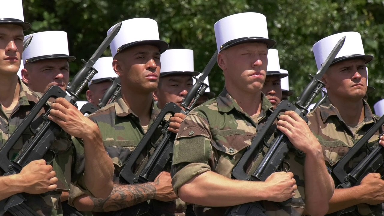 Répétitions du défilé du 14 juillet  à Satory