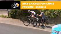 Changement de vélo pour / Bike change for Chris Froome - Étape 5 / Stage 5 - Tour de France 2018