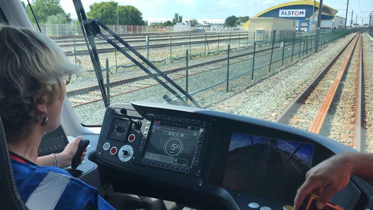 J’ai testé le pilotage du futur tram fer de Caen