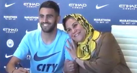 Manchester City'nin Yeni Transferi Riyad Mahrez, İmza Törenine Annesiyle Birlikte Çıktı