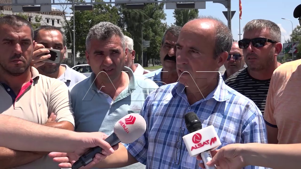 Таксистите на протест, незадоволни од новата ло...