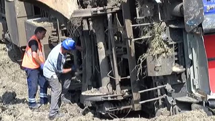 24 Kişiye Mezar Olan Vagonlar Parçalanıyor