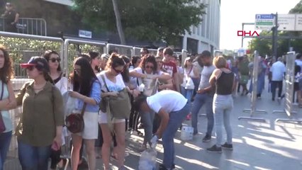 İstanbul Shakira Konseri İçin Uzun Kuyruklar Oluştu 2
