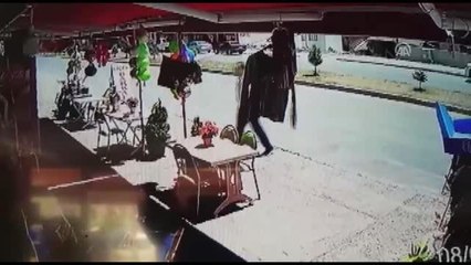 Düğün Konvoyundaki Otomobilin Çarptığı Çocuk Yaralandı