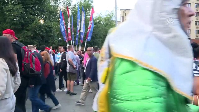 İngiltere ile Hırvatistan arasında oynanacak maç öncesinde taraftarlar renkli görüntüler oluşturdu - MOSKOVA