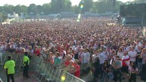 30,000 fans in Hyde Park celebrate England goal