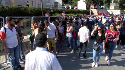 İstanbul Shakira Konseri İçin Uzun Kuyruklar Oluştu