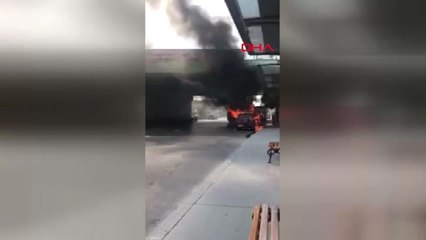 İstanbul Avcılar'da Seyir Halindeki Cip Alev Alev Yandı