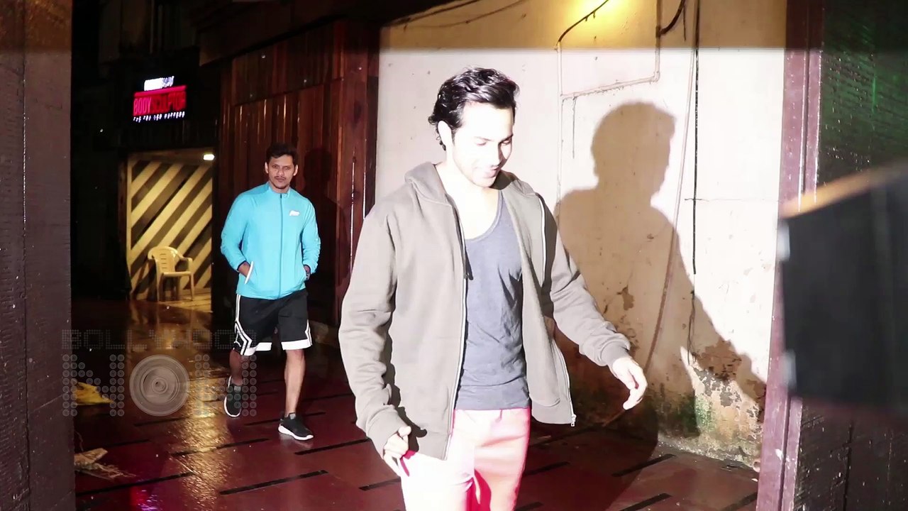 Varun Dhawan Shows Concern Towards Media Shooting In Mumbai Rains