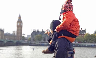 تحبون حمل أبنائكم على أكتافكم؟ أنتم بحاجة إلى هذا الابتكار