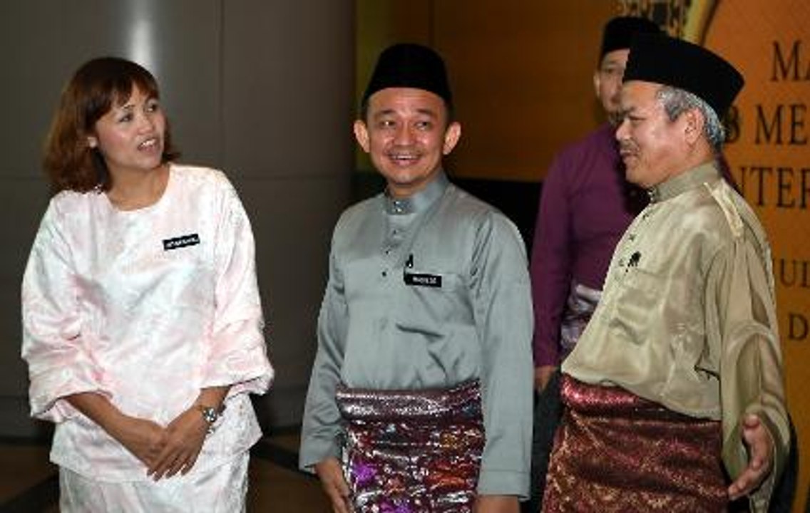 Maszlee: Islamic Studies Department to prepare manual to implement moral values for students