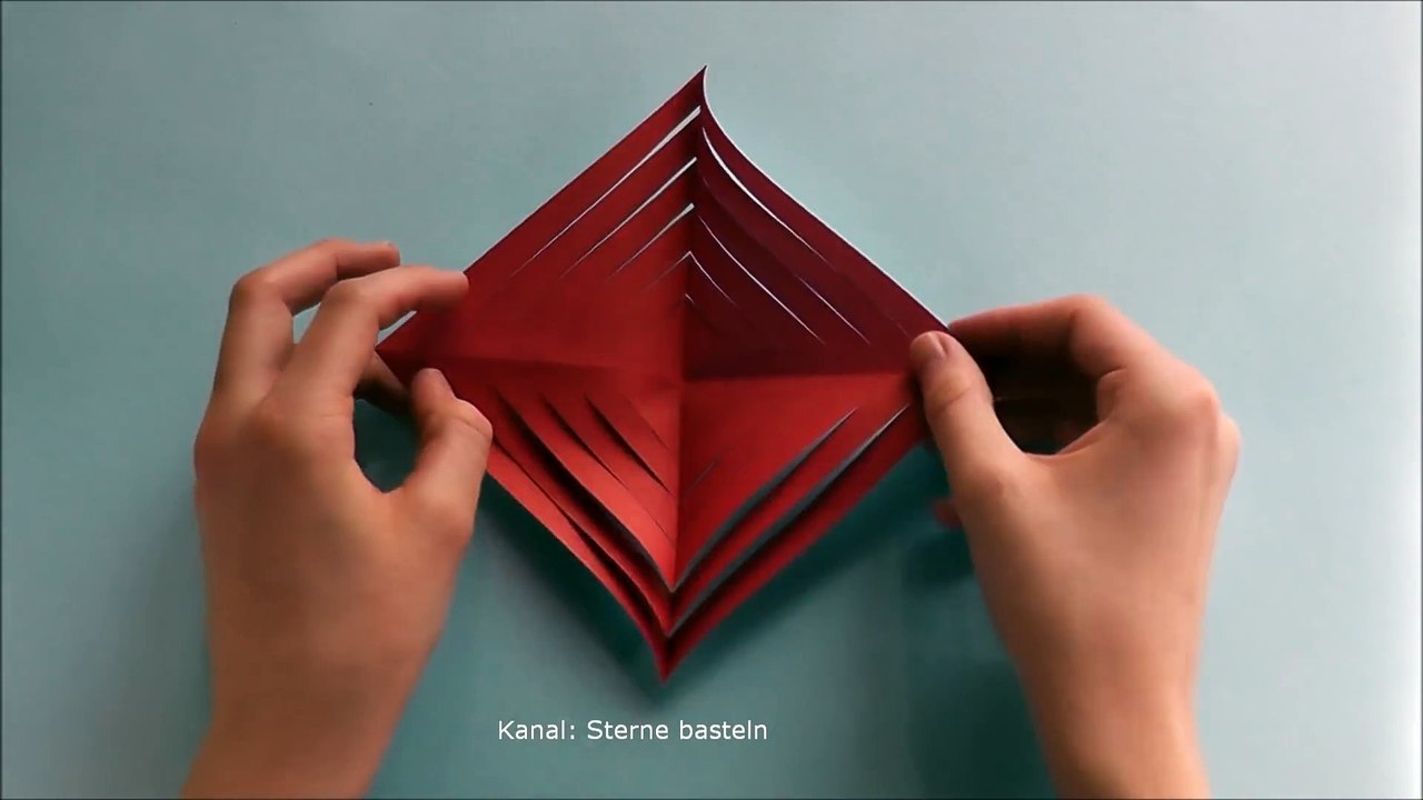 Weihnachtsbasteln Sterne basteln mit Papier für Weihnachten Weihnachtsdeko selber machen