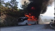 Otobüste Başlayan Yangın Ormana Sıçradı