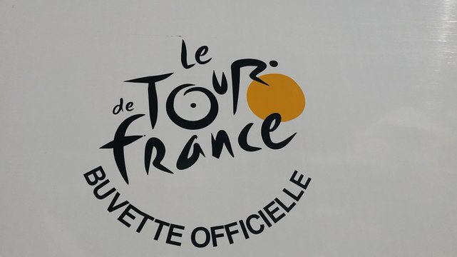 Les visiteurs se préparent activement à l’arrivée du Tour