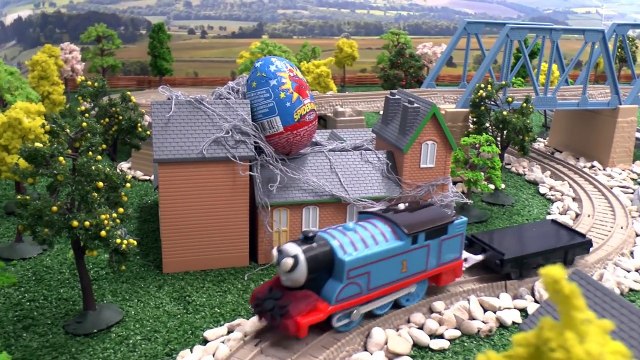 Play Doh Thomas and Friends Spider-Man Surprise Eggs Kinder Huevos Sorpresa Avengers Play-Doh Eggs