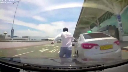 아찔한 김해공항 질주사고...운전자는 항공사 직원 / YTN