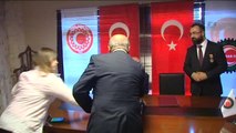 15 Temmuz Öncesi Anlamlı Protokol- Hak-İş ile Türkiye Gaziler ve Şehit Aileleri Vakfı Arasında İş...