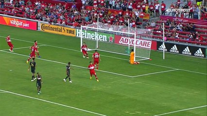 Schweinsteiger croyait avoir arraché le nul, mais Accam a porté le coup de grâce pour Philadelphie