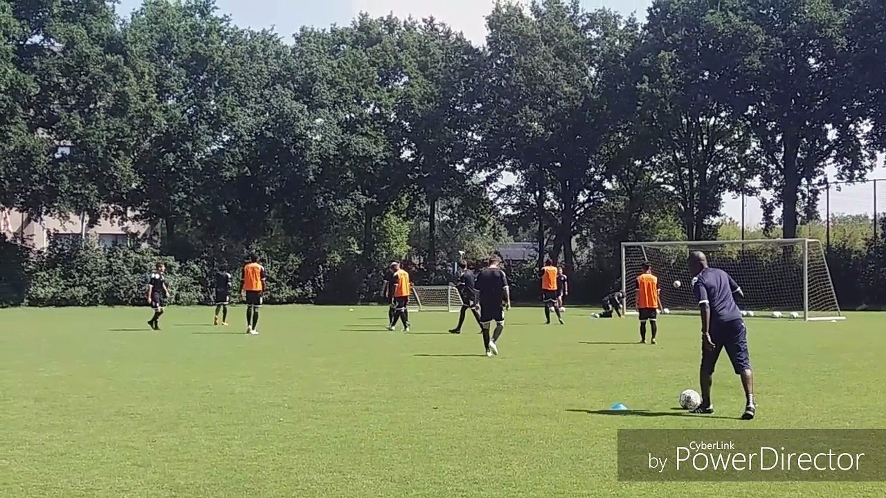 Les Zèbres à Mierlo - jour 6: entraînement décontracté au lendemain et à la veille d'un match amical