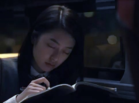 Koreli erkek öğrencilere destek için reklam filmi