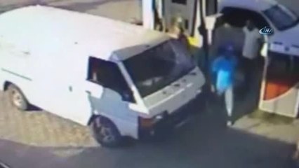 Güpegündüz İşlenen Cinayet Kamerada