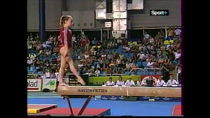 Hilary MAURO (USA) beam - 2006 Ghent World Cup EF