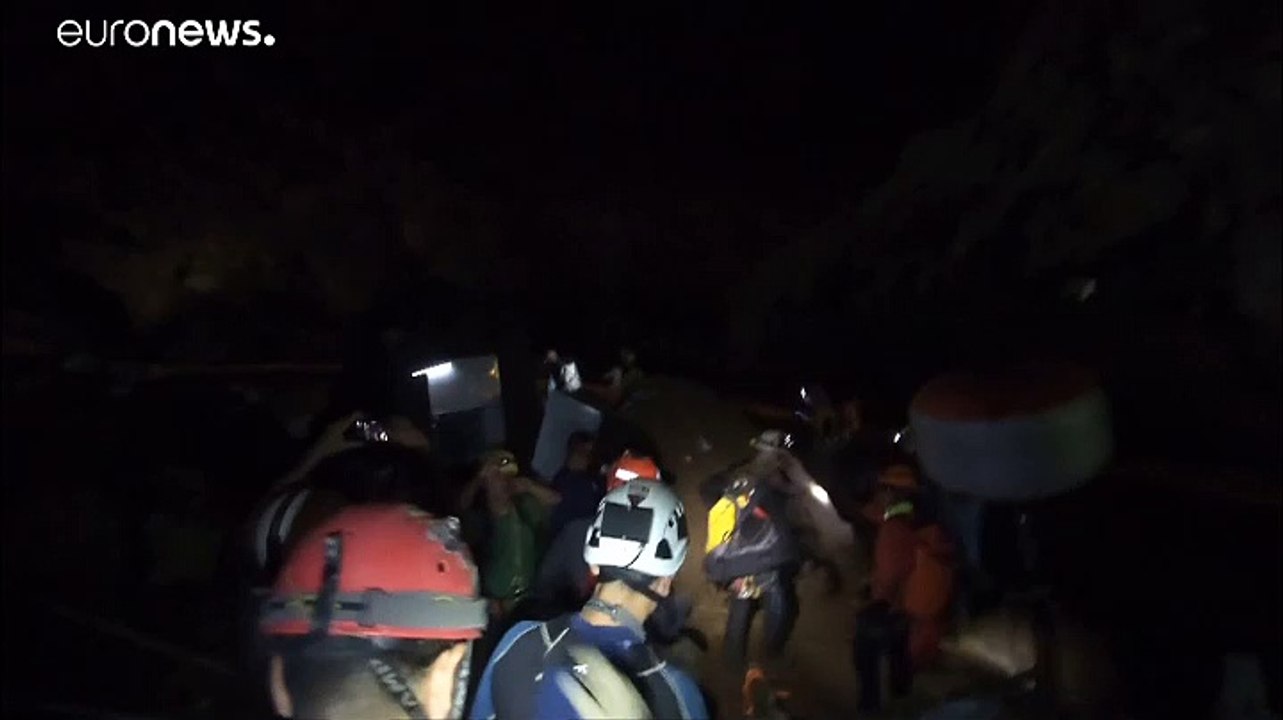 Chinesisches Team in Thailand: tauchen um zu retten