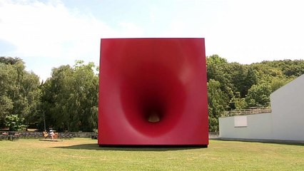 Anish Kapoor expone sus grandes obras en el Museo Serralves de Oporto