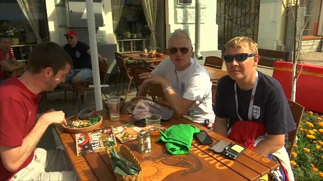 Adeptos (a)provam gastronomia russa