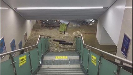 Çin'de sel felaketi: İstasyonları su bastı