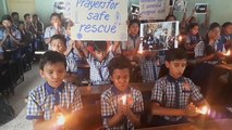 شاهد: تلاميذ في الهند يصلون لنجاة 
