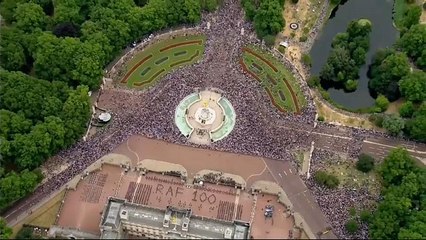 Воздушный парад в лондонском небе