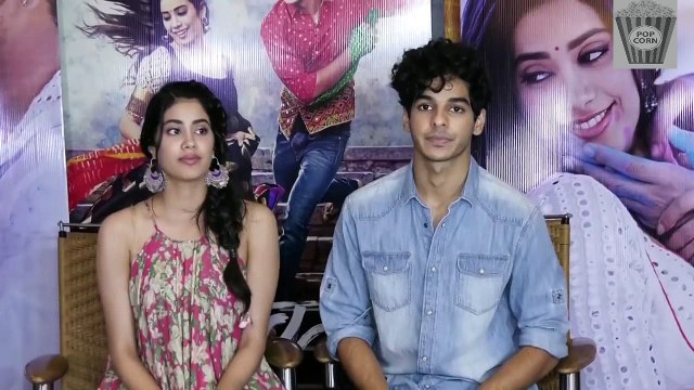 Jhanvi Kapoor's FUNNY Moment Dropping Reporters Mic Again & Again During Dhadak Movie Promotions