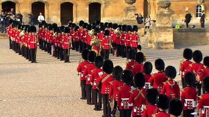 Theresa May welcomes President Trump to Blenheim Palace