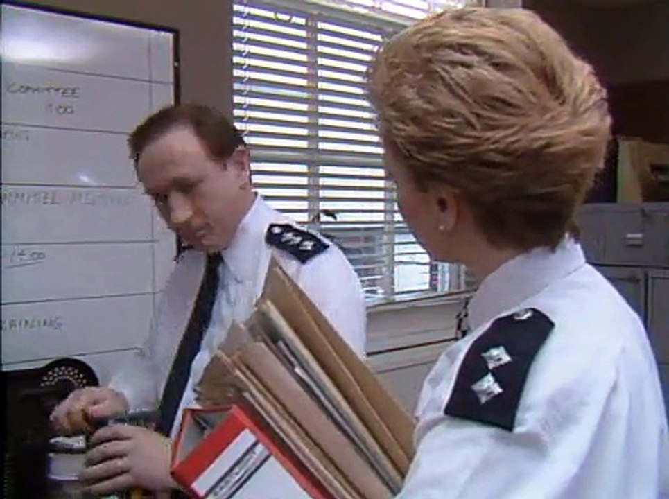 The Bill S05E36 Communications