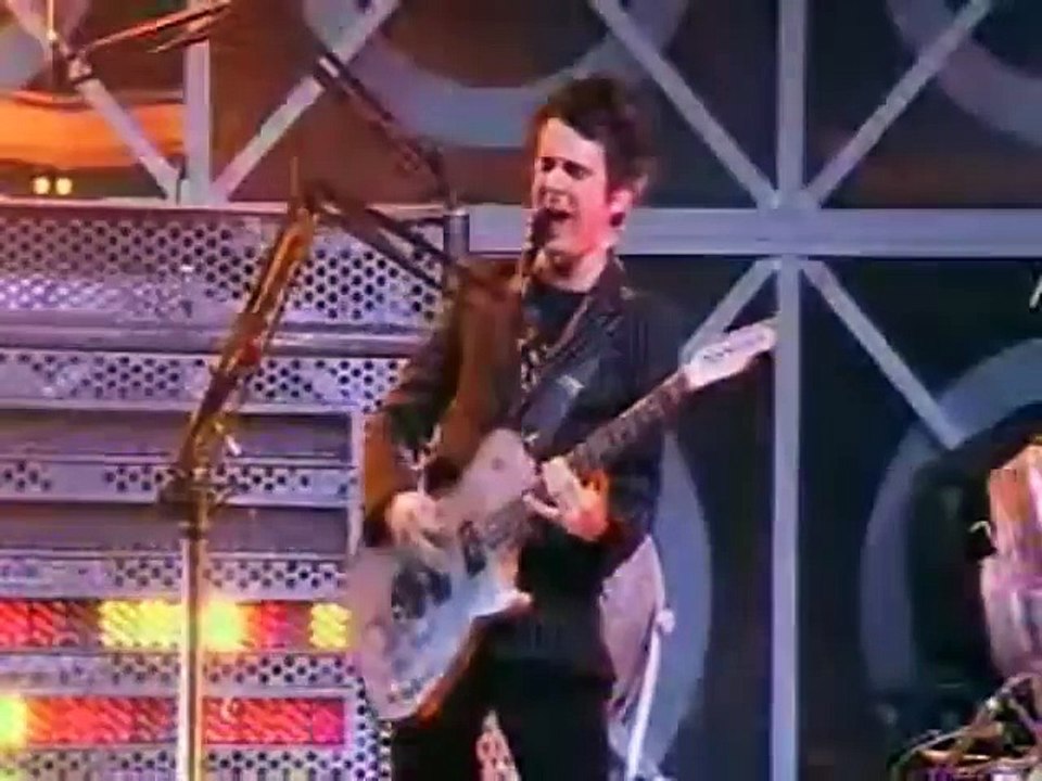 Muse - Butterflies and Hurricanes, KROQ Almost Acoustic Christmas, 12/11/2004