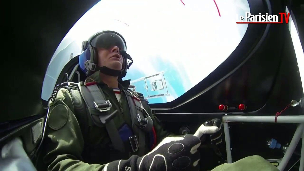 Avec les voltigeurs de l'armée de l'Air à bord d'un Extra 330