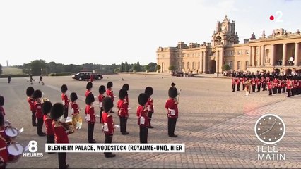 Donald Trump met la pression sur Theresa May