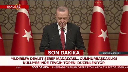 Binali Yıldırım'a devlet şeref madalyası veriliyor