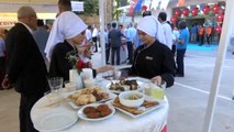 Mülteci kadınların yemekleri görücüye çıktı